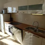 Seaview Family With Grand Terrace شقة